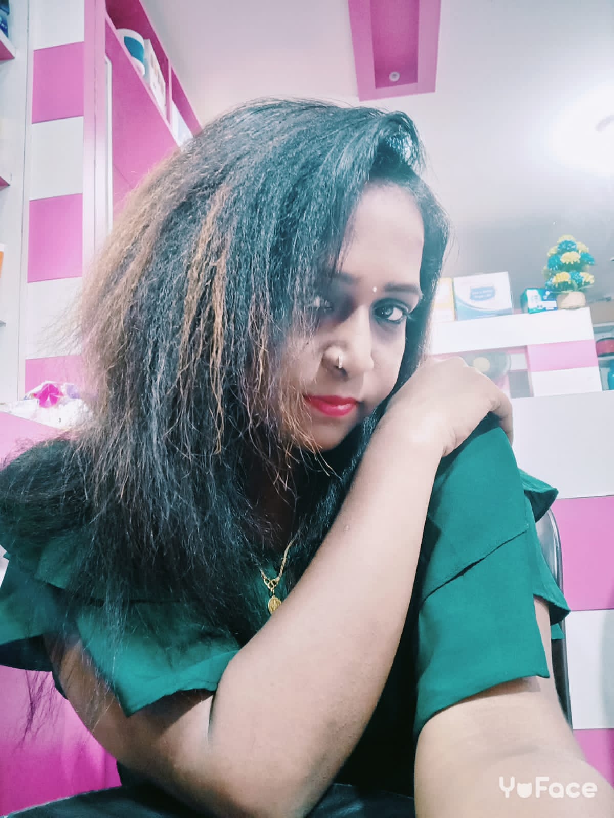 3 ROSES BEAUTY PARLOUR THALASSERY